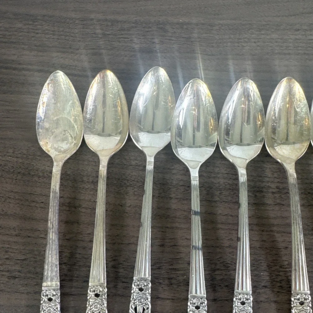 8 Vintage 1936 ONEIDA COMMUNITY CORONATION‎  7 1/4 inch silverplate dinner spoon